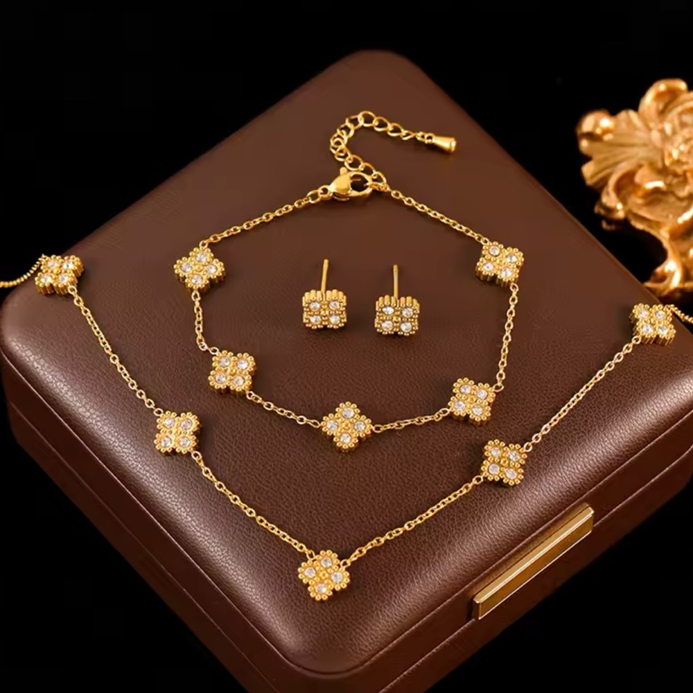 Elegant Gold Floral Jewelry Set